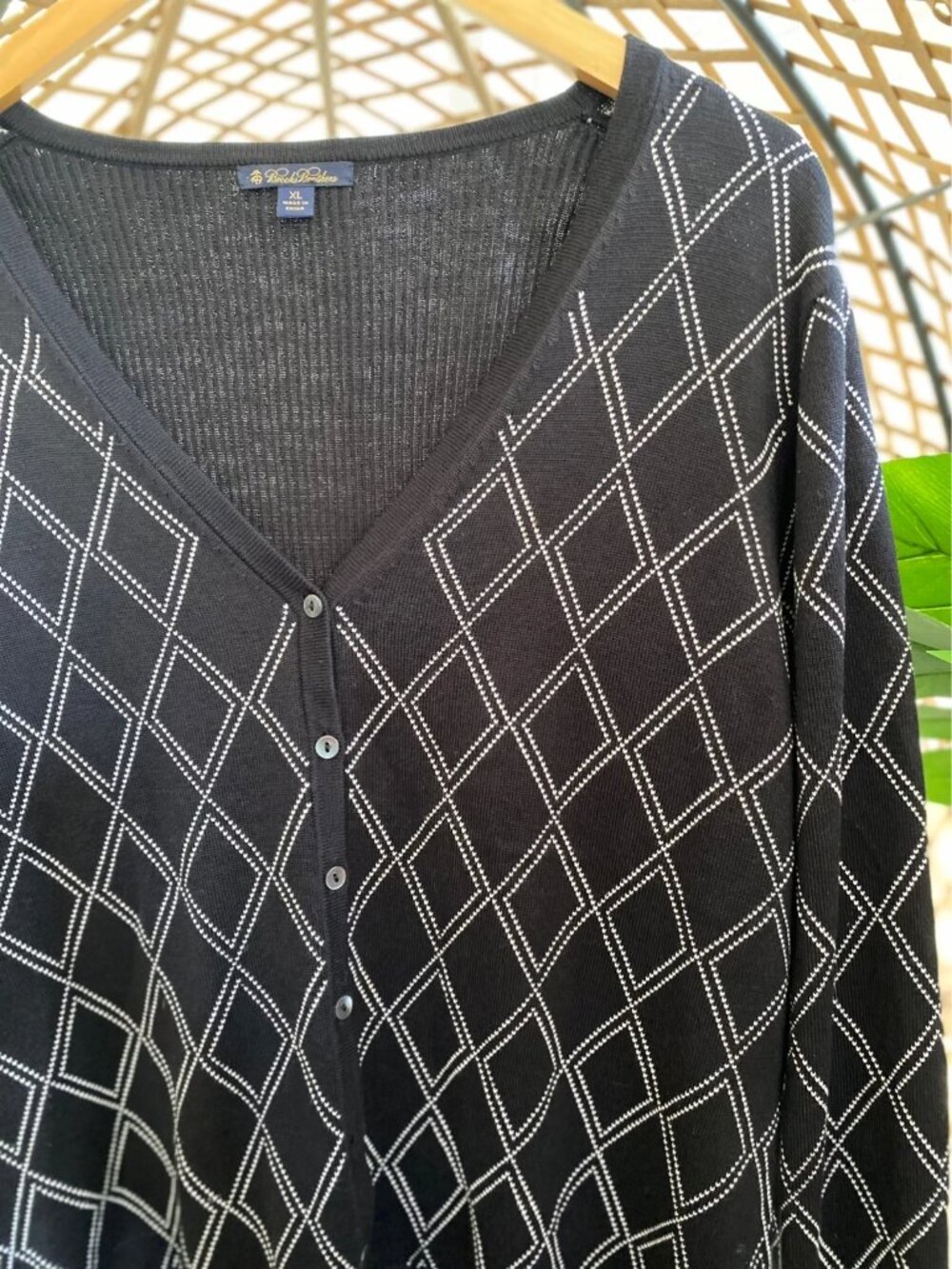 Brooks Brothers Women’s Black Silk Blend V-neck cardigan Sweater Size XL - Picture 4 of 8